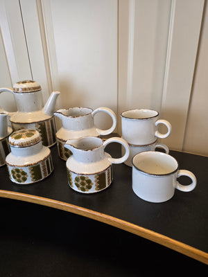 Midwinter Hazelwood Coffee & Tea Service for 6