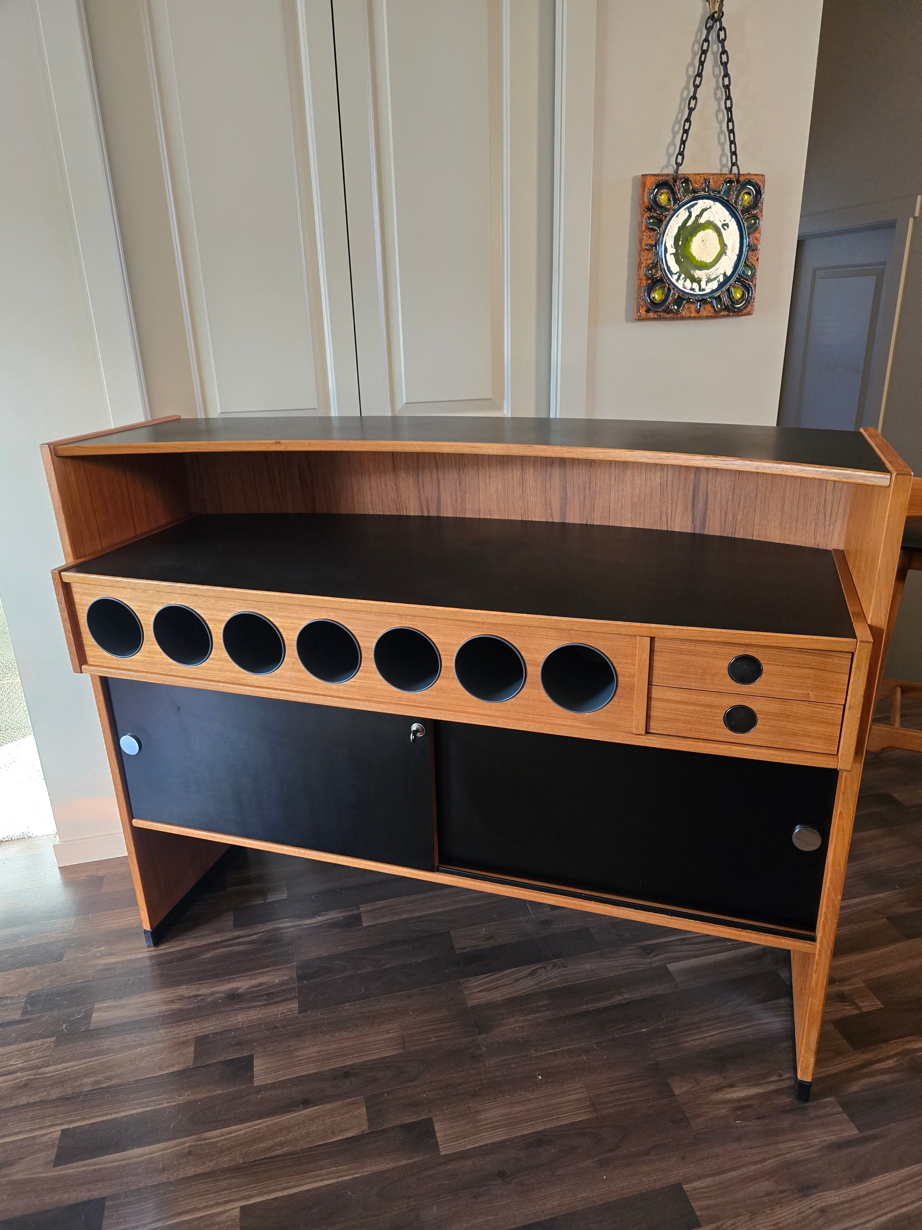 Dyrlund Teak Boomerang Bar w/ Stools