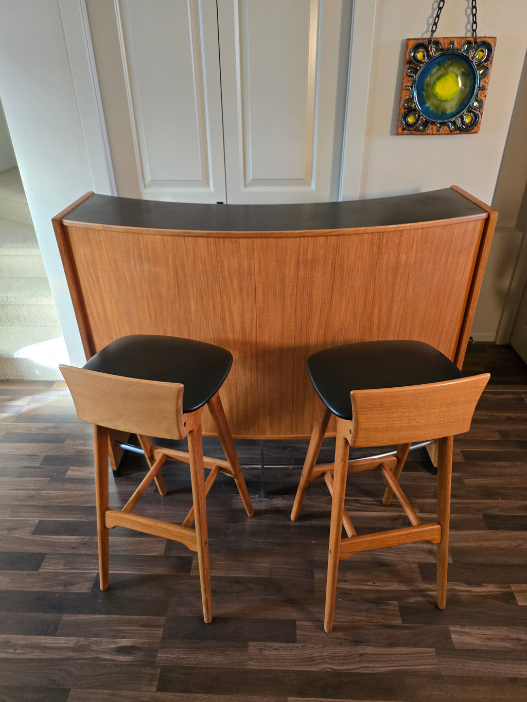 Dyrlund Teak Boomerang Bar w/ Stools