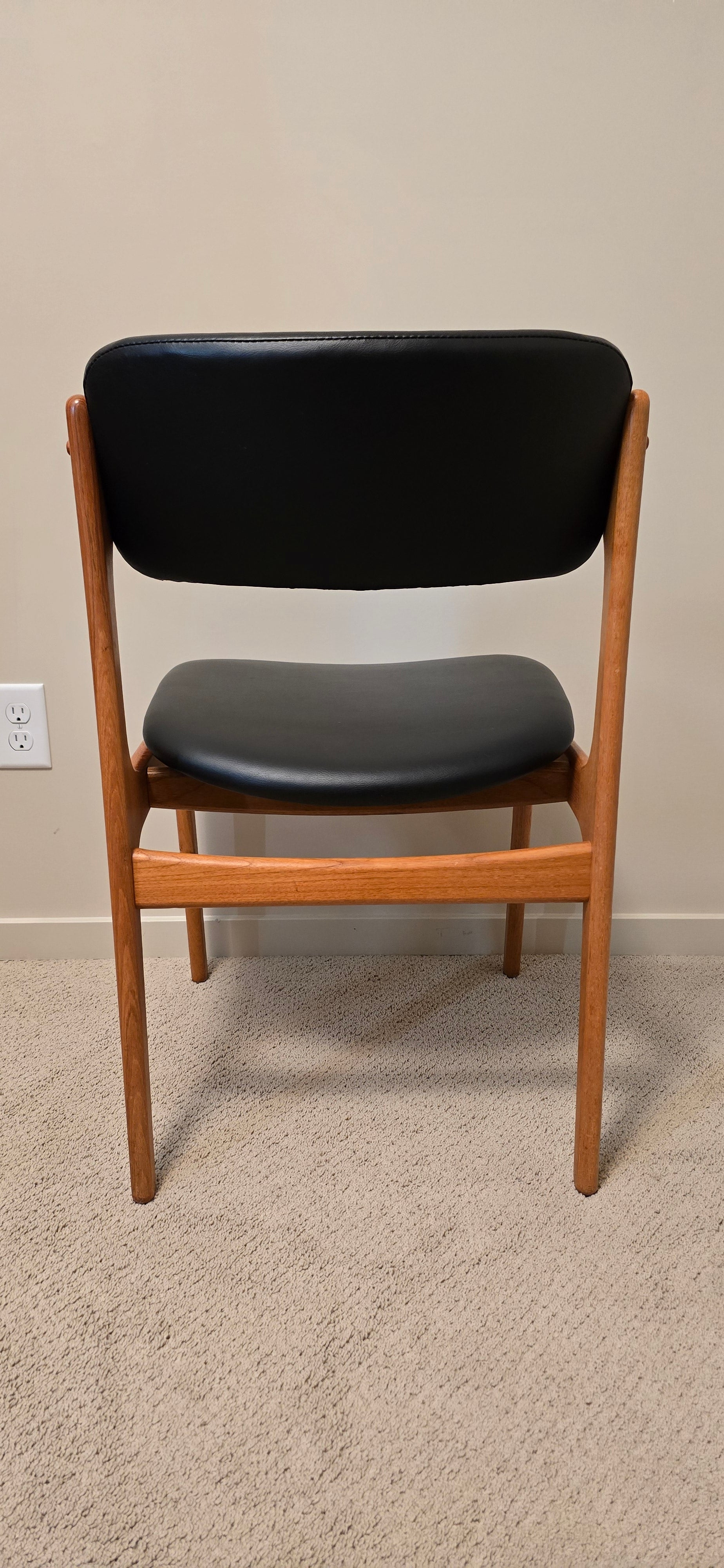 Erik Buck for O.D. Mobler Teak Dining Chairs x6