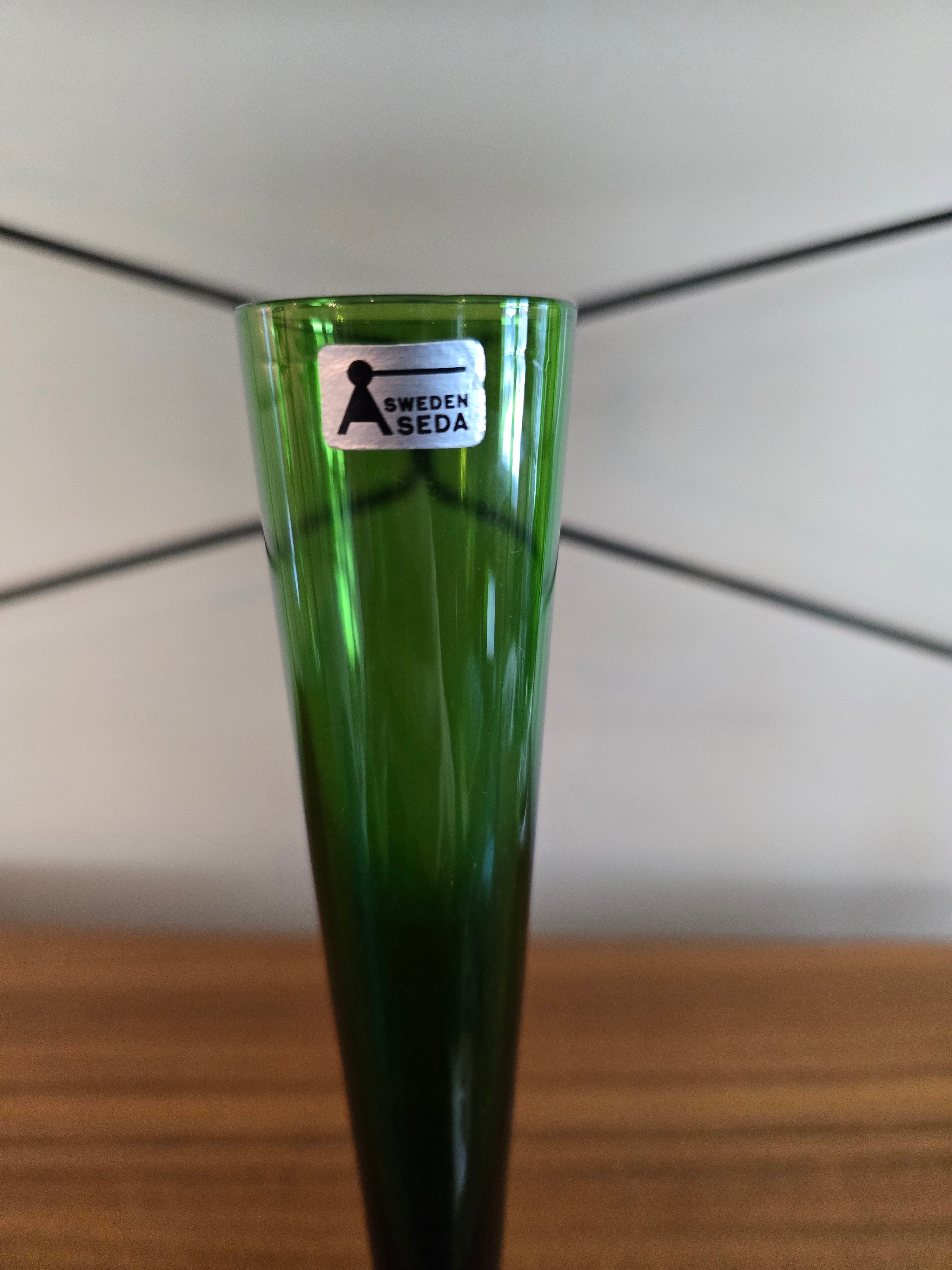 Aseda Green Bud Vase