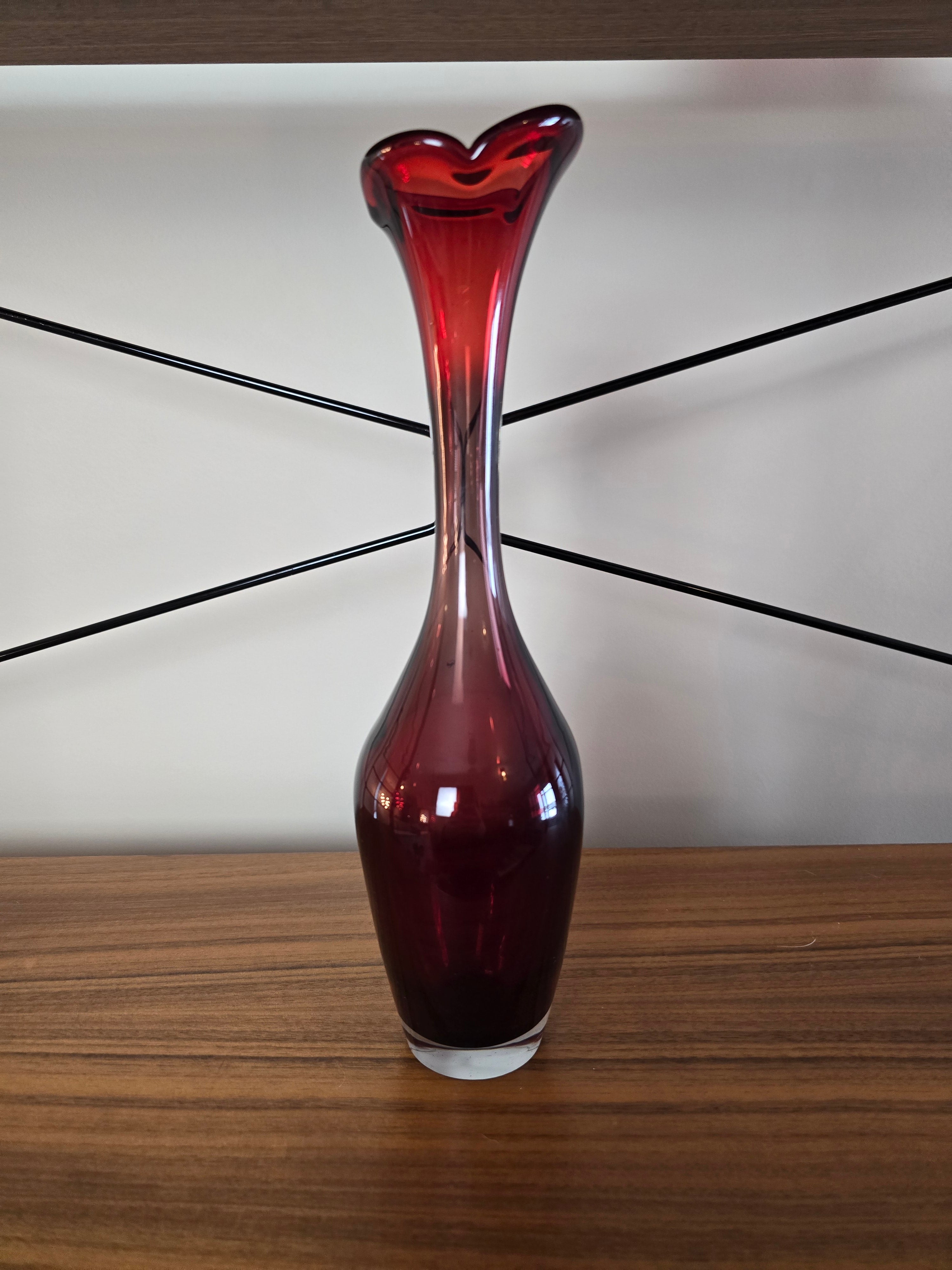 Aseda Deep Red Trumpet Vase