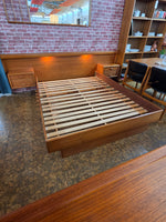 Dyrlund Teak Queen Platform Bed