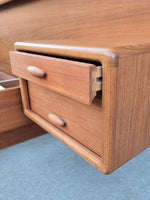 Dyrlund Teak Queen Platform Bed